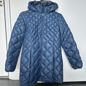 Packable down-filled jacket with detachable hood - women’s medium